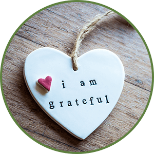 words i am grateful on heart decoration